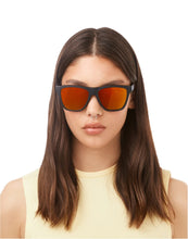 Cargar imagen en el visor de la galería, One Ls Dylight