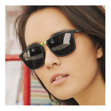 Cargar imagen en el visor de la galería, Shelter Oahu