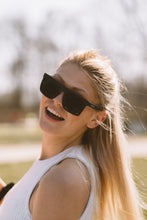 Cargar imagen en el visor de la galería, Hale All Black